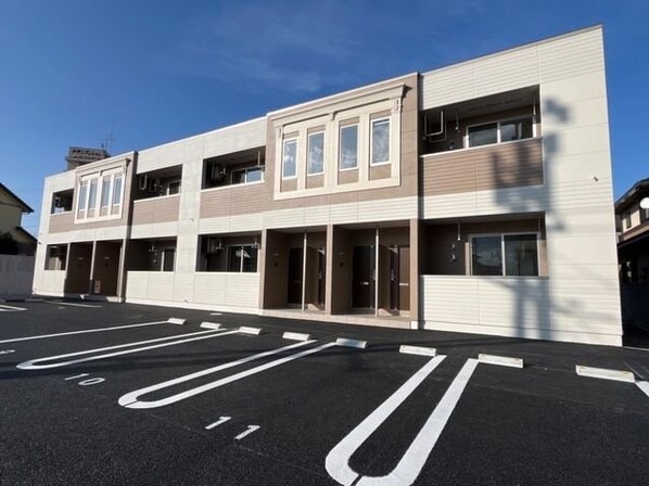 ジュルズールーの物件外観写真